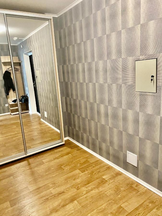 Супервидовая квартира в 3 мин от метро Киев Екстериор снимка